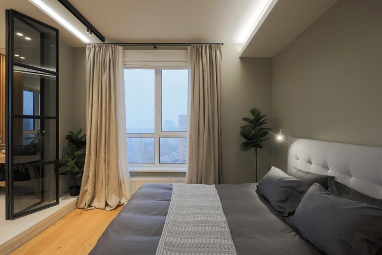 Nowoczesna sypialnia z oświetleniem LED